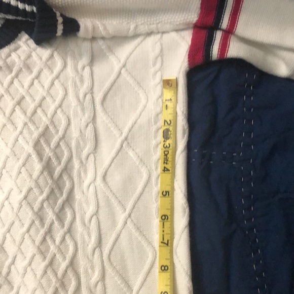 Free assembly sweater - Picture 7 of 13